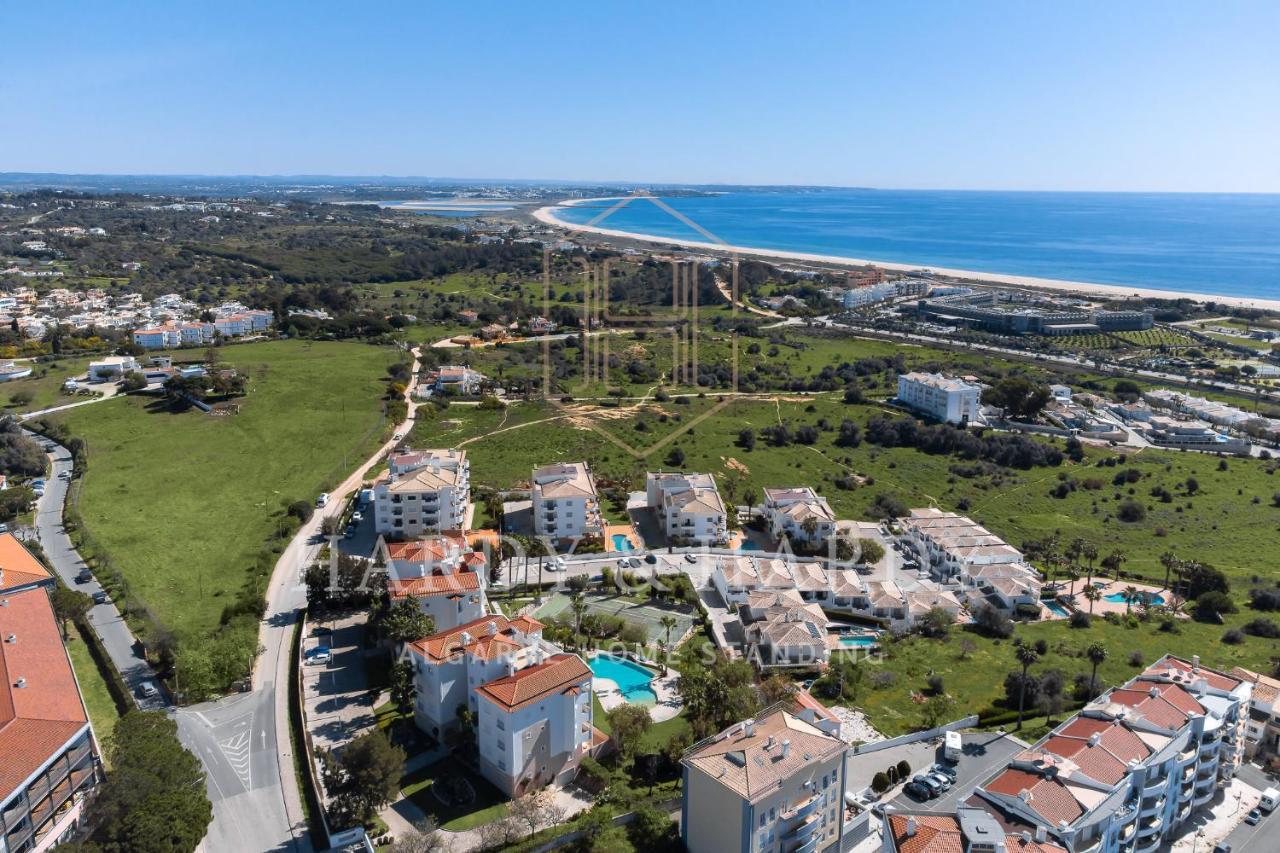 H&h: Chic Seaside Near Meia Apartment *