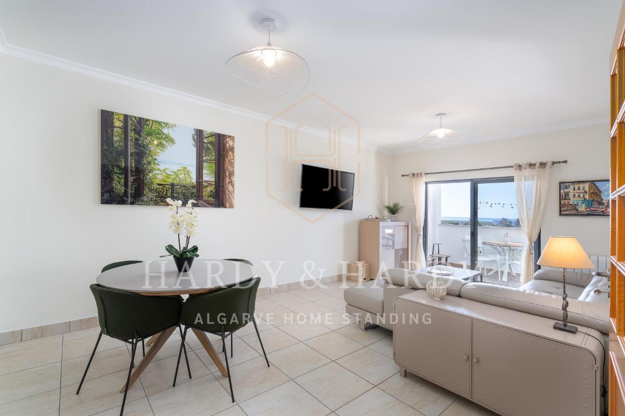Apartment H&h: Chic Seaside Near Meia *
