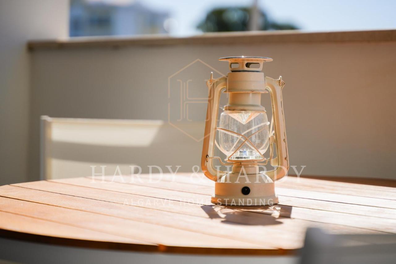H&h: Chic Seaside Near Meia