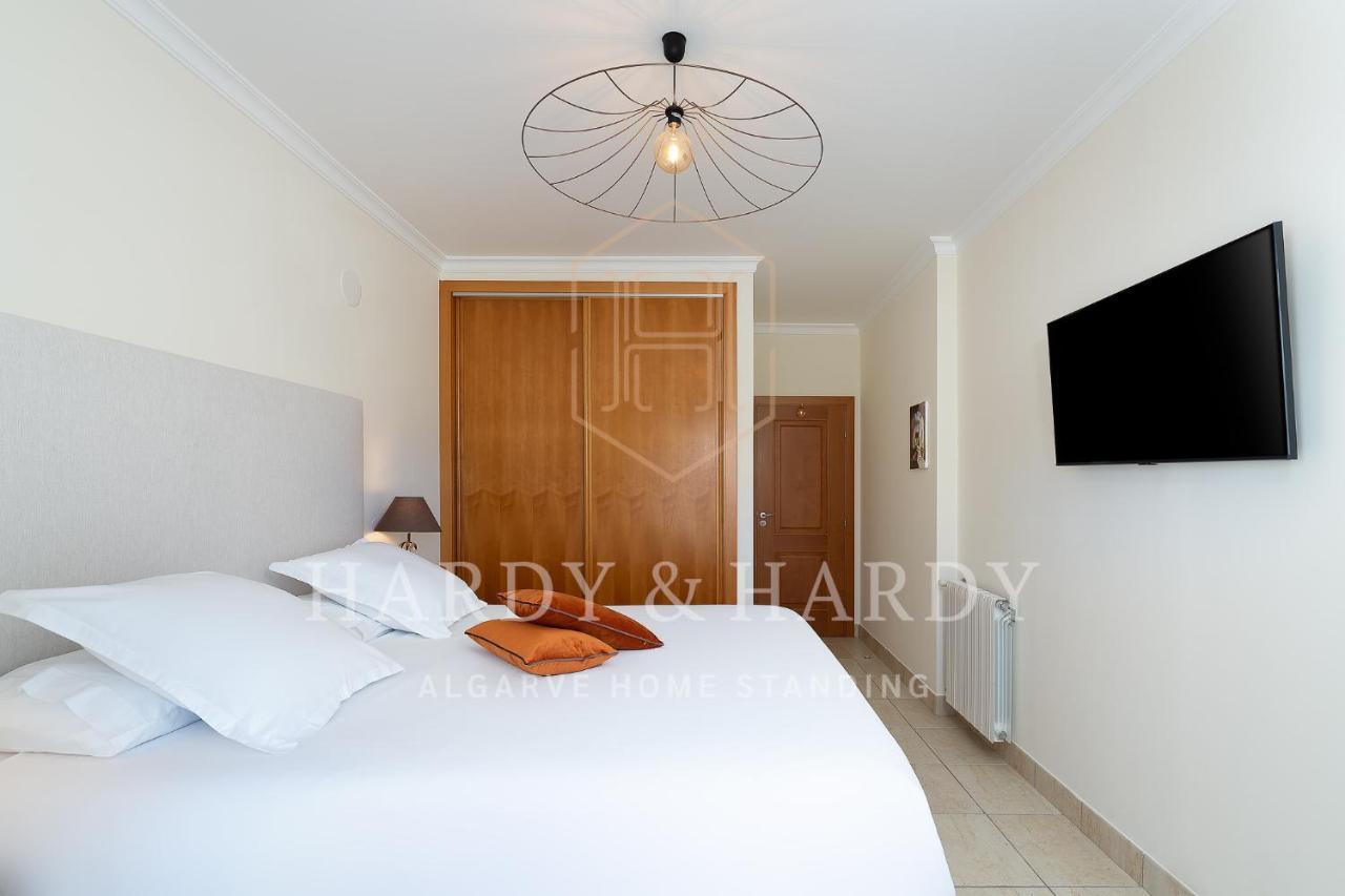 H&h: Chic Seaside Near Meia Apartment *