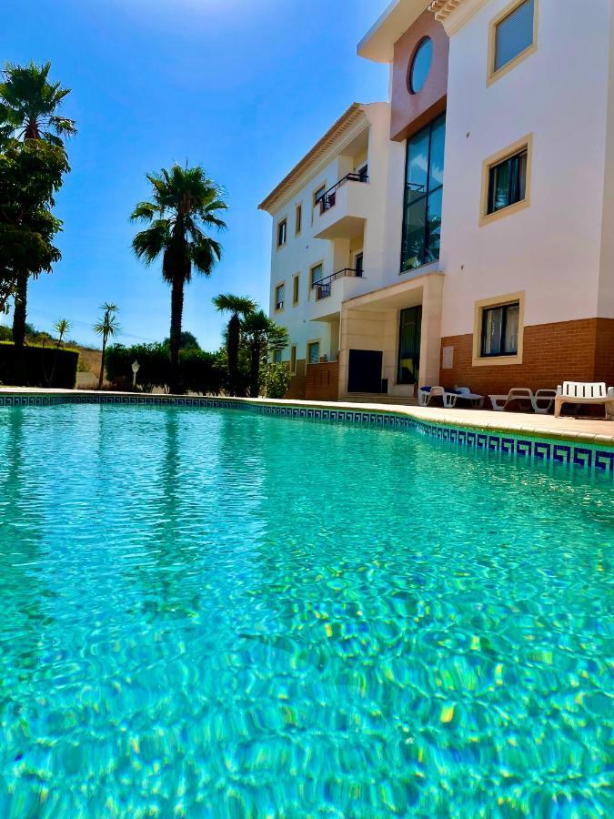 H&h: Chic Seaside Near Meia Apartment *