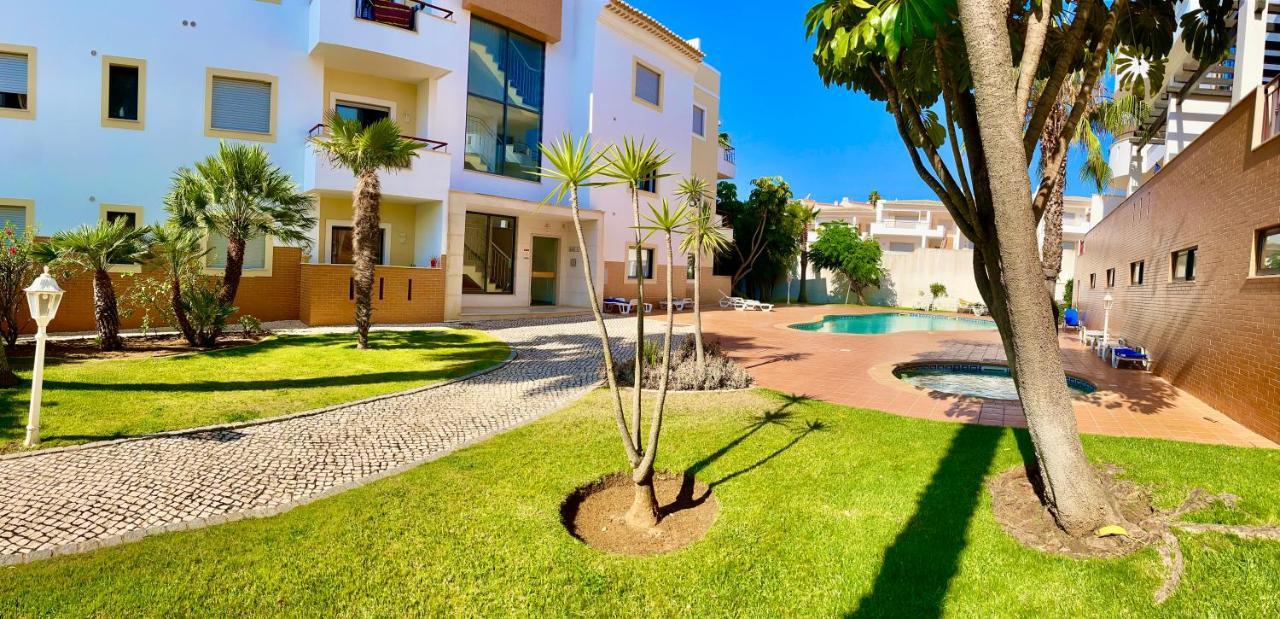 Apartment H&h: Chic Seaside Near Meia *