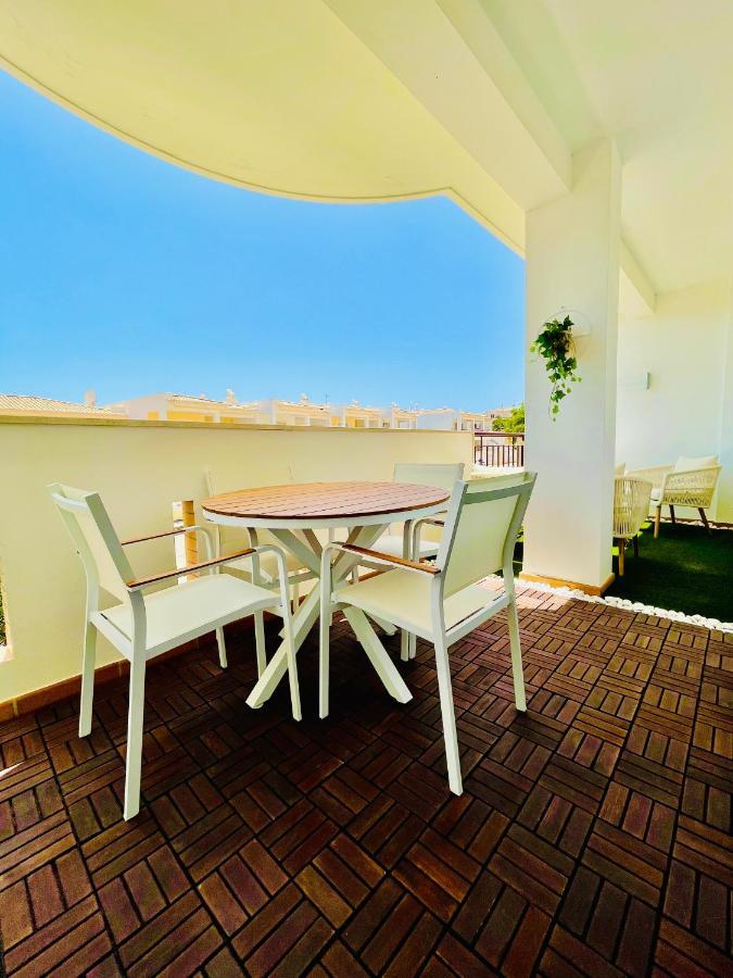 H&h - Rare Chic & Cosy With Wonderful Sea Views, Near To Meia And Center Lagos